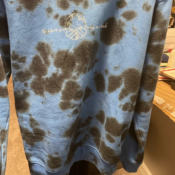 "The future is in our hands" sweatshirt - Picture 2 of 4